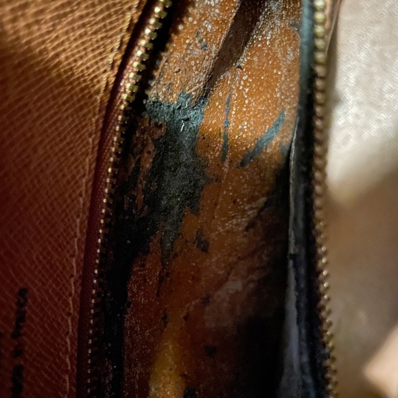 Louis Vuitton Monogram Tote Bag - Picture 4 of 6